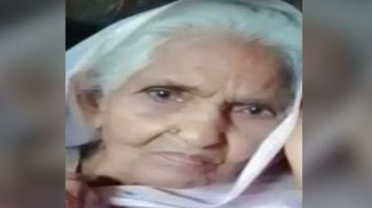 elderly woman fell down at the polling station and died in Shahjahanpur