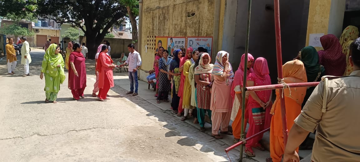 Close fight between BJP and Independents in Hastinapur, BSP lags behind in voting trends