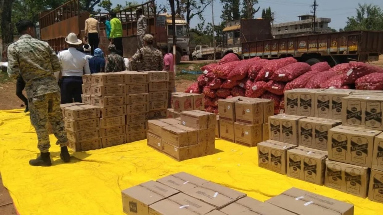 chhattisgarh Police caught liquor worth Rs 42 lakh hidden under onion in Narayanpur