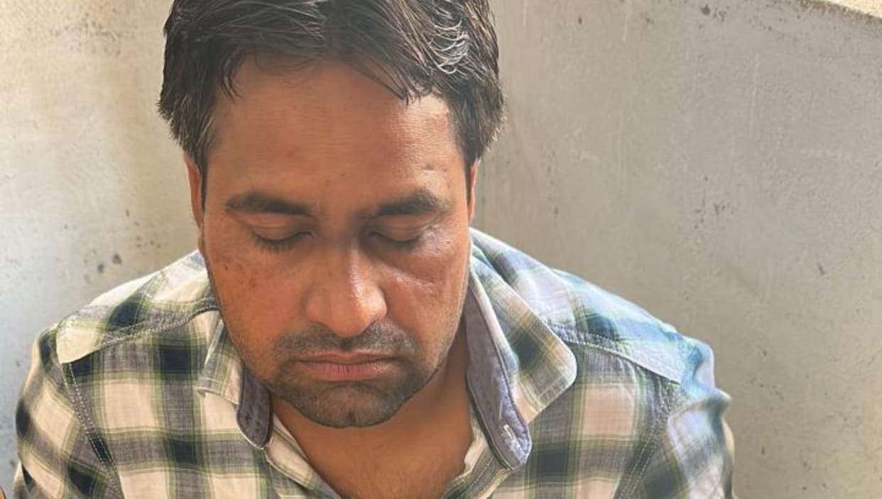 ACB caught Patwari taking bribe of 30 thousand in Alwar asked money for transfering land