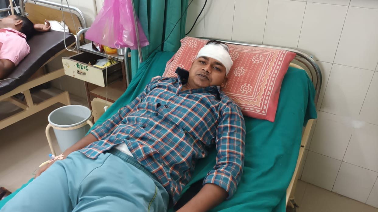 Baghpat: Stones pelted at police in Kidwai Nagar, two injured, case filed against fifty