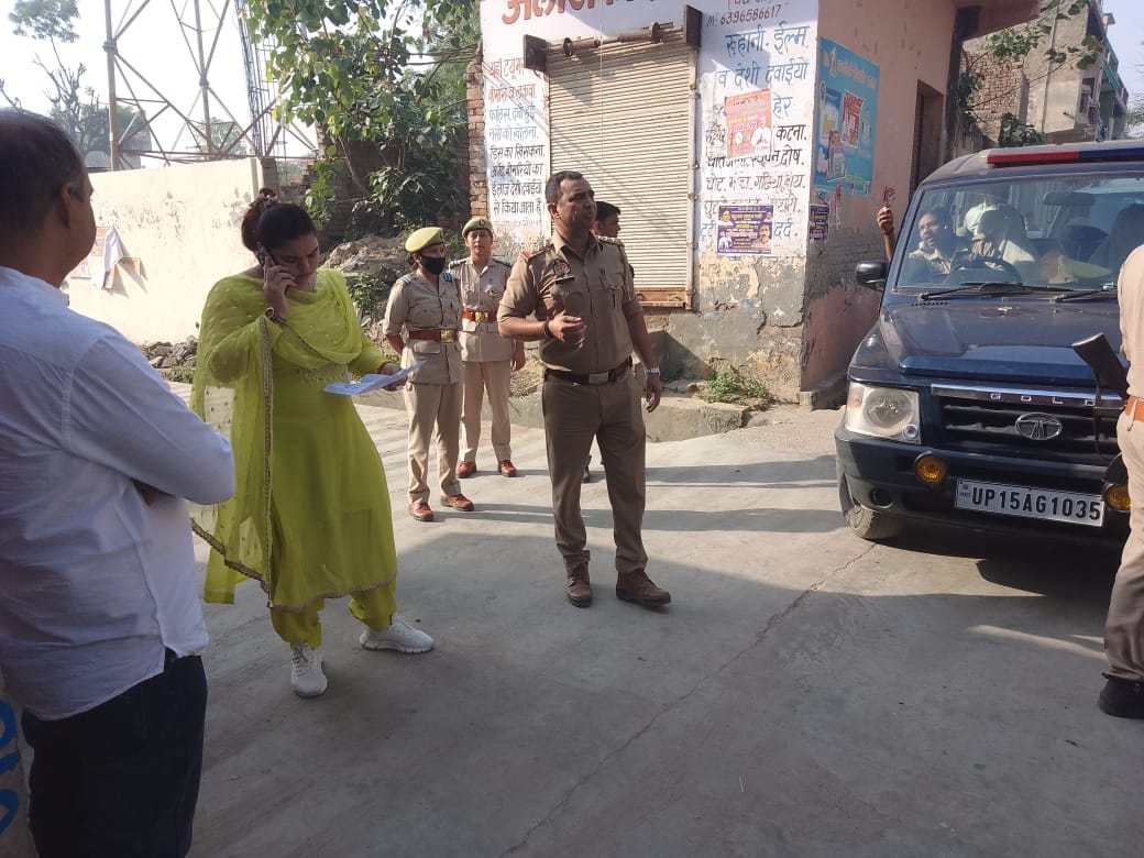 Meerut Nikay Chunav: Udham Singh daughter roaming around with fake agents card