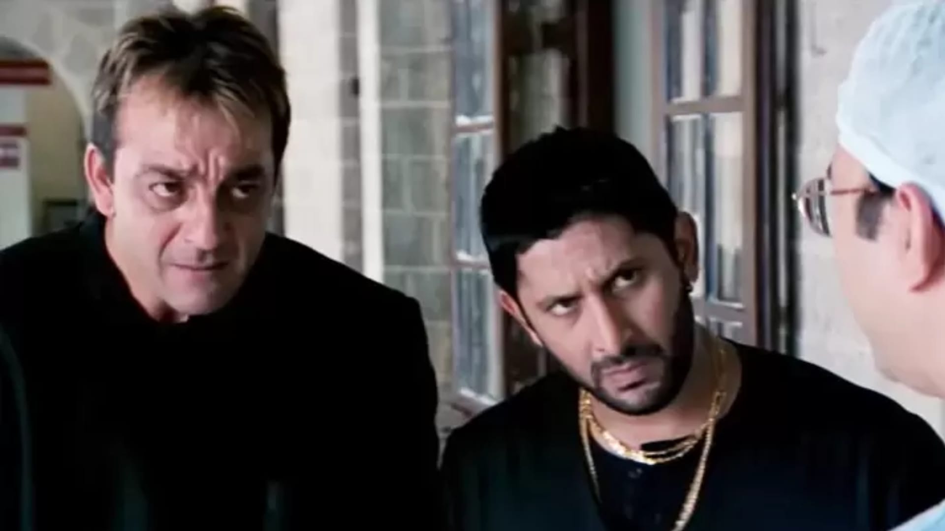 These Stars Wore Only One Outfit in Movies From Amzad Khan Kareena Kapoor Arshad Warsi Anil Kapoor