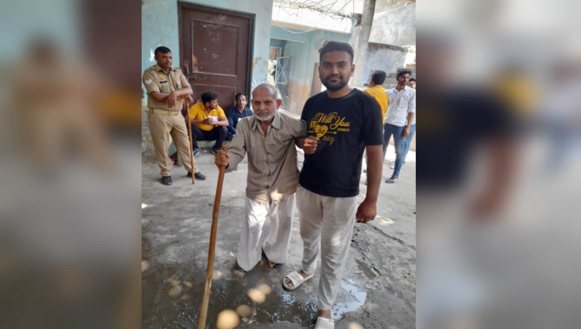 Meerut Nikay Chunav 2023: ninty-year-old Jamila casts her vote by reaching on a cot