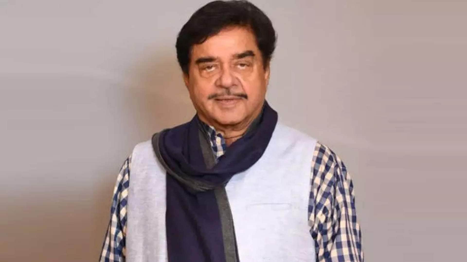 GANGS OF GHAZIABAD: Shatrughan Sinha wraps up filming for his OTT debut series first look Out