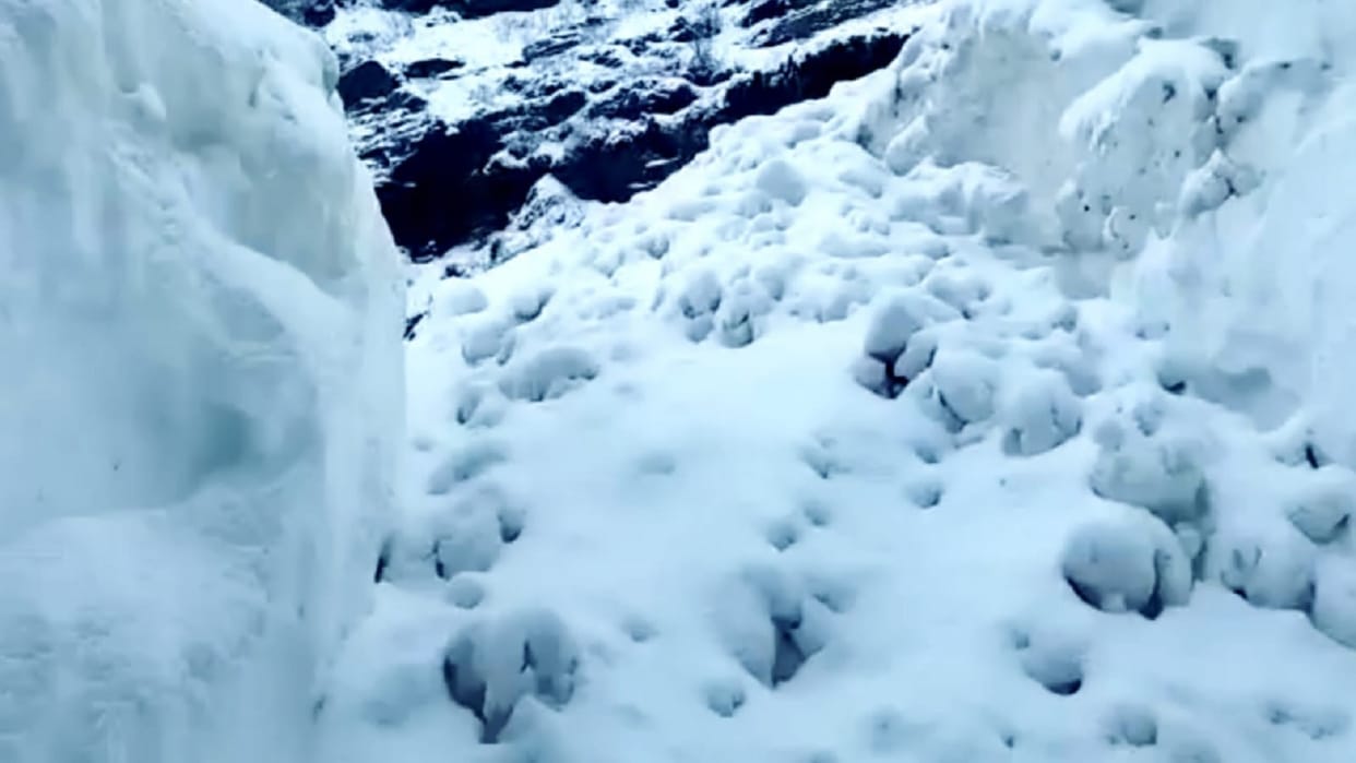 Due to arrival of tons of glaciers in Kalavan restored route was once again closed in chamba of Himachal