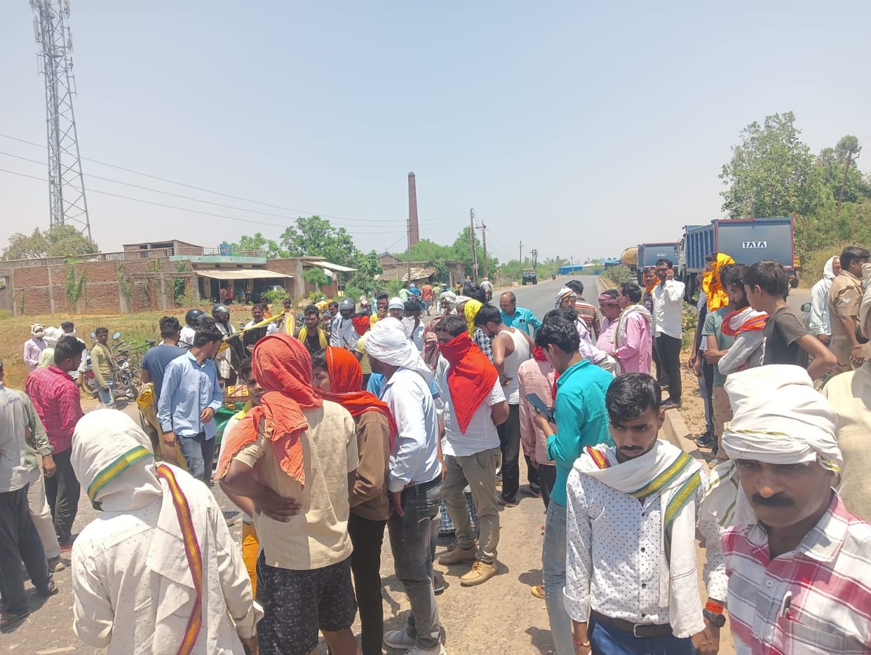 Family returning from marriage ceremony victim of road accident wife killed and four injured