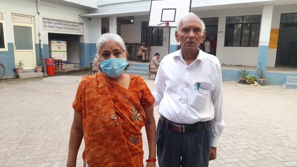 voters came out to voting Minister MP also cast their votes in Bareilly