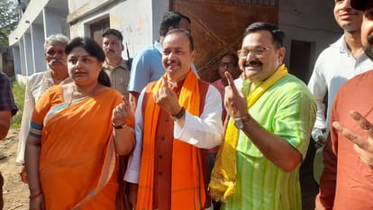 UP Nikay Chunav 2023 Live Bareilly Municipal Election Phase 2 Voting in Bareilly Shahjahanpur Budaun Pilibhit
