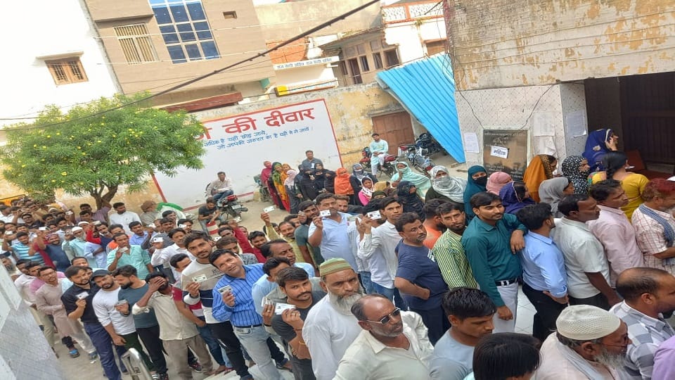 UP Nikay Chunav 2023 Live Bareilly Municipal Election Phase 2 Voting in Bareilly Shahjahanpur Budaun Pilibhit