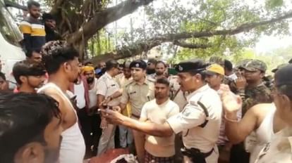 Dead body of person found from Son river bank in Arrah, relatives blocked road and demanded arrest of accused