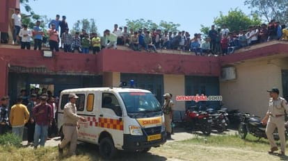 Kathua: डिग्री कॉलेज के हॉस्टल में संदिग्ध परिस्थितियों में लटका मिला छात्र, पुलिस कर रही जांच Kathua: Student found hanging under suspicious circumstances in degree college hostel police probing