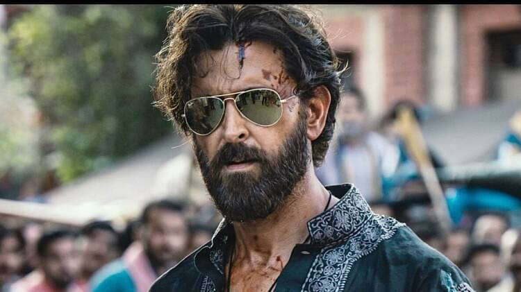 Hrithik Roshan Ask Question to Fans About his whacko Character In VIkram Vedha Mother Pinkie Roshan Reacts