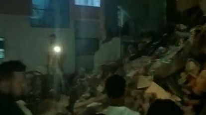 Gujarat: वेजलपुर इलाके में एक 3 मंजिला इमारत गिरी, अहमदाबाद की घटना Gujarat 3 floor building collapsed in Vejalpur area of Ahmedabad More details awaited Updates