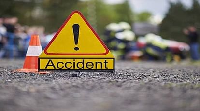 One killed three injured in collision of two bikes in jagdapur