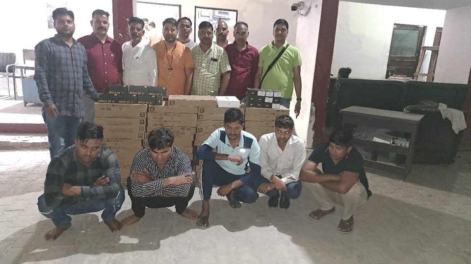 Gang stealing containers of courier company revealed UP police constable also involved