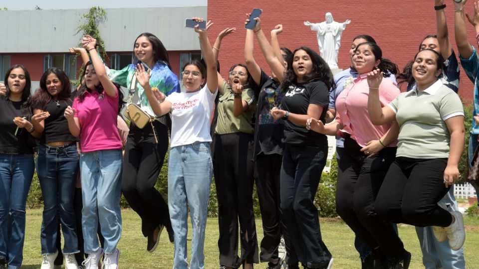 Know CBSE 10th and 12th results of Chandigarh region