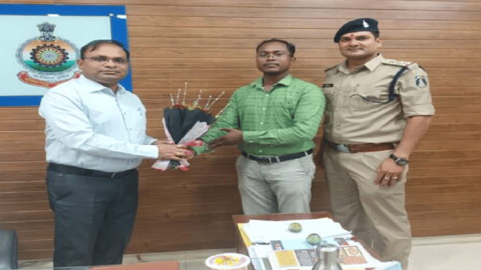 Mahendra Kumar Sidar become deputy collector working as constable in Raigad police