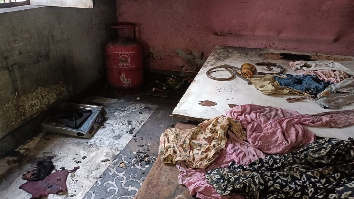 Two batteries of e rickshaw explode due to overcharging in Lucknow three died