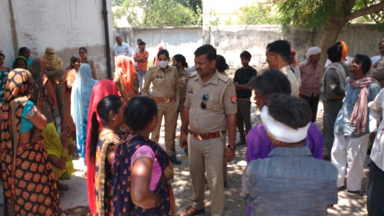 Woman dies by hanging in Unnao, Quarrel between parents and in laws for carrying the dead body