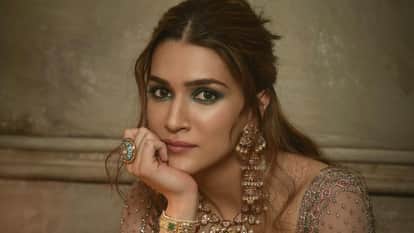 Do Patti Kriti Sanon Announces First Film as Producer Adipurush actress Reunite With Kajol After 8 Years