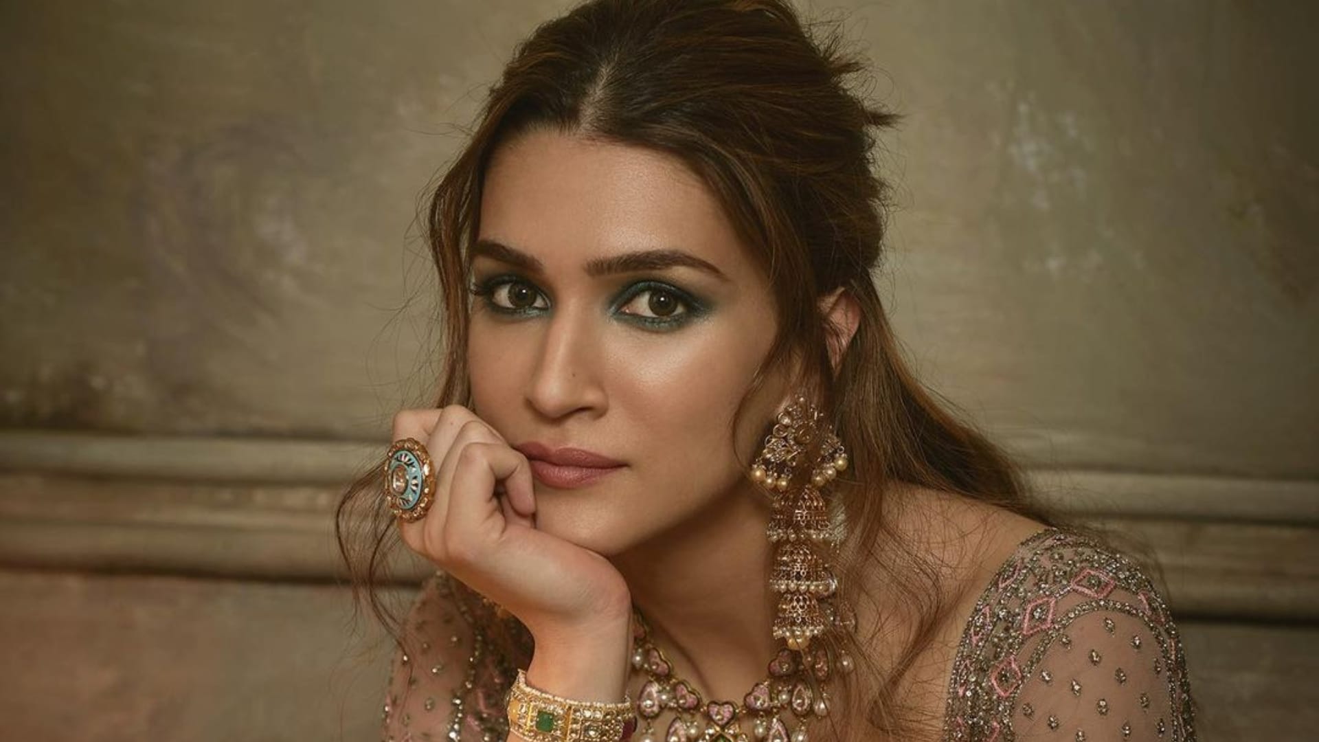Ganapath Fame Kriti Sanon denies promoting trading platforms on Koffee with Karan 8 actress takes legal action