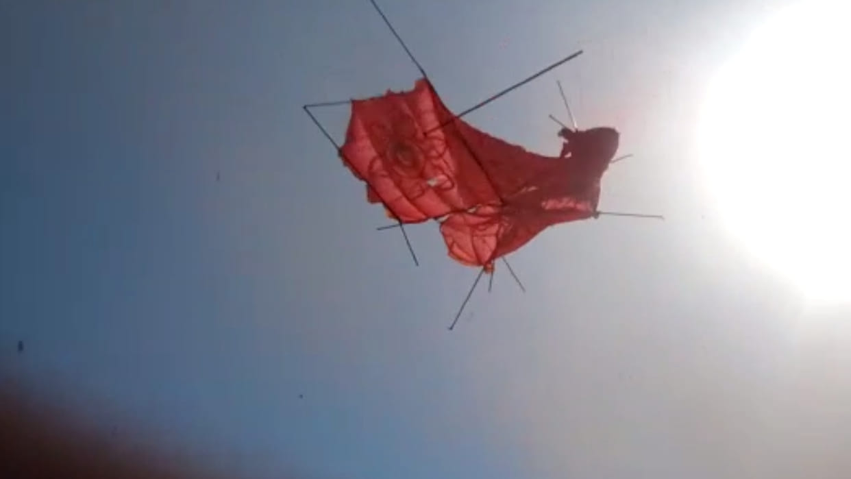 MP News: Tent in marriage ceremony with iron pipe flew in a tornado like a kite, video viral