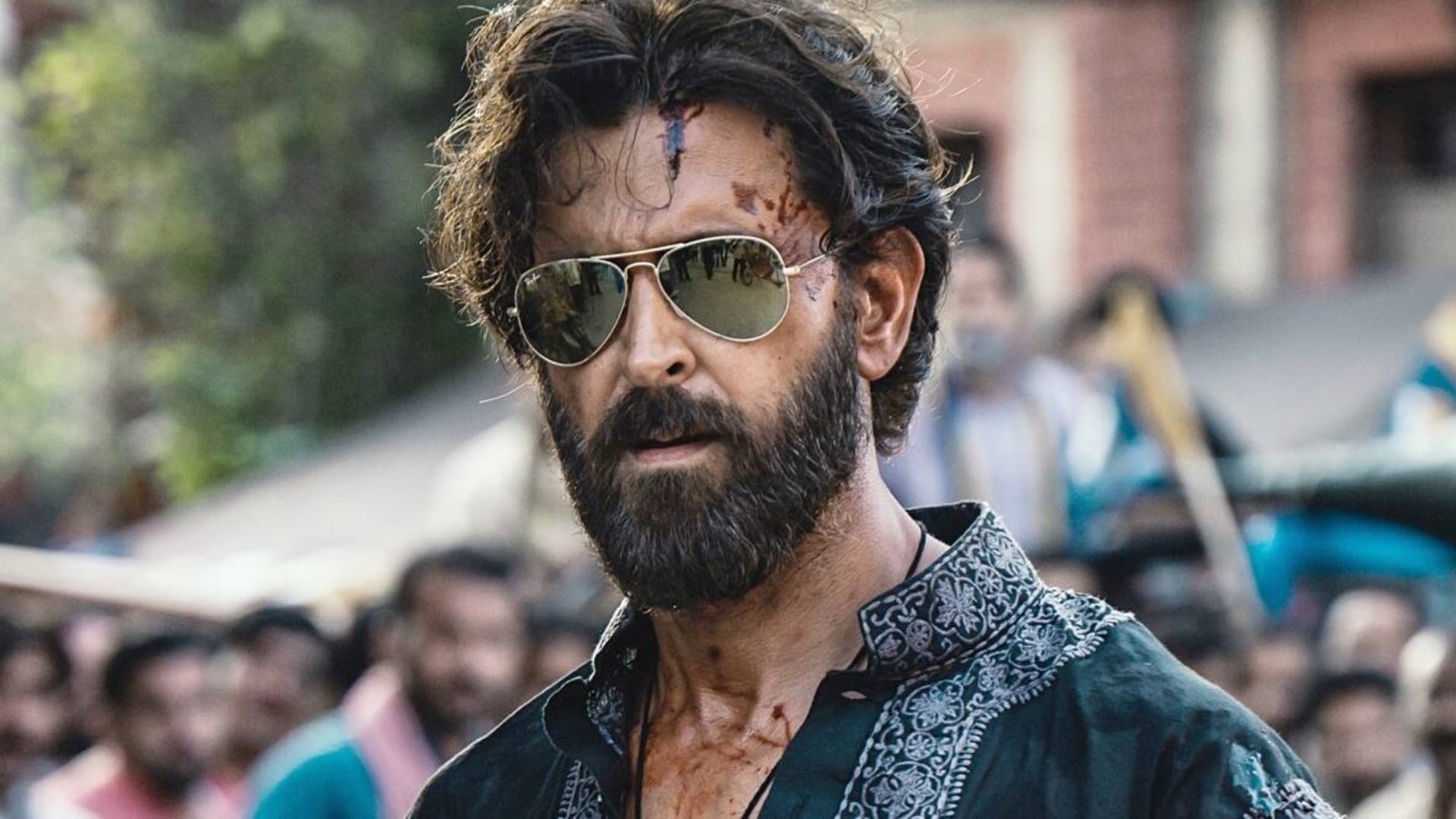 Hrithik Roshan Ask Question to Fans About his whacko Character In VIkram Vedha Mother Pinkie Roshan Reacts