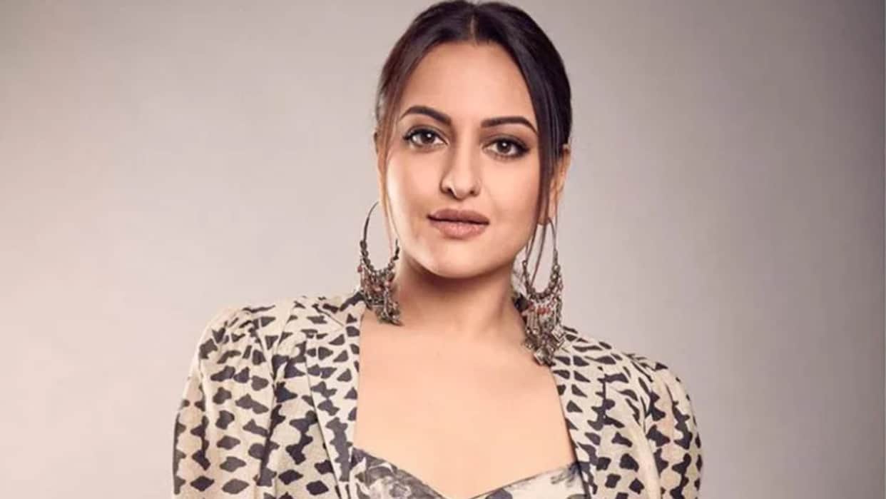 Dahaad Fame Sonakshi Sinha Reveal Why She Chooses subservient roles In The Beginning Of Career
