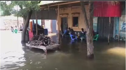 Somalia floods: तीन साल से सूखे पड़े इथियोपिया और सोमलिया में आई बाढ़, लाखों लोग देश छोड़ने को मजबूर Flash flooding killed dozens and affected 300,000 people in Ethiopia and Somalia in March 2023