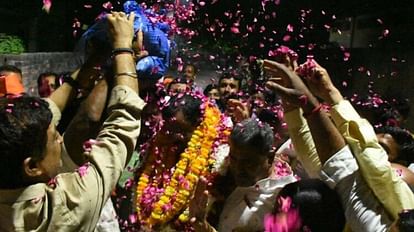 UP Nikay Chunav Result: वाराणसी में मेयर पद पर भाजपा, सपा को छोड़ सभी नौ उम्मीदवारों की जमानत जब्त UP Nikay Chunav Result BJP and samajwadi party mayor candidate only save deposits in varanasi