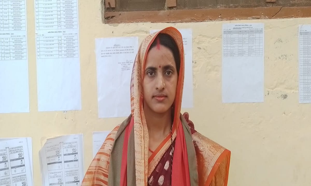 Nikay Chunav Result Mason wife became president of Maniyar Nagar Panchayat in ballia