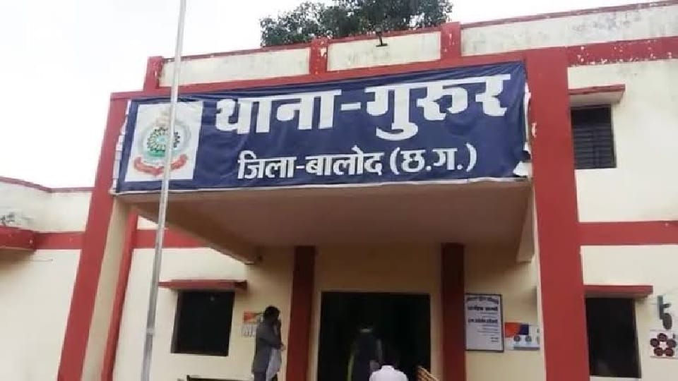 Youth thrashed on suspicion of kidnapping girls