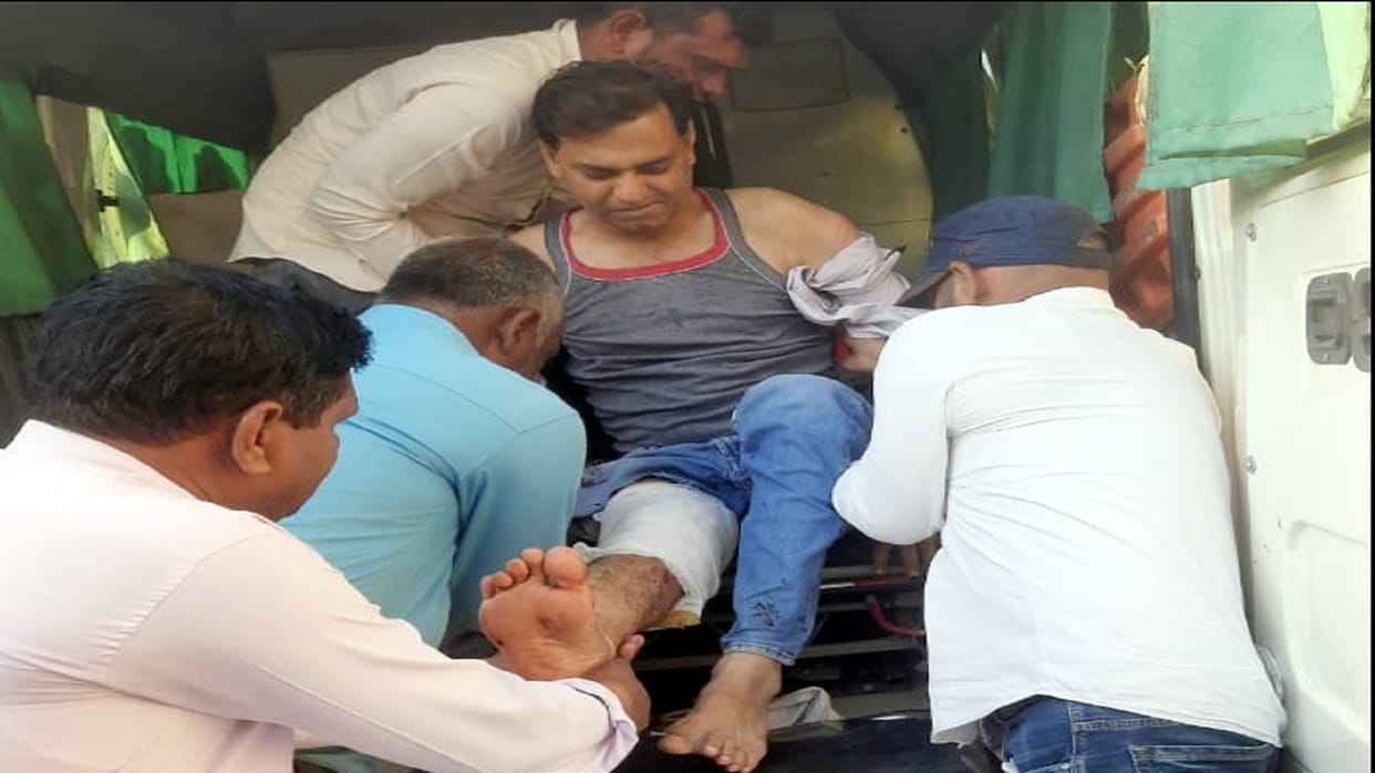 UP : Under engineer shot while cutting electricity connection in Bijnor city