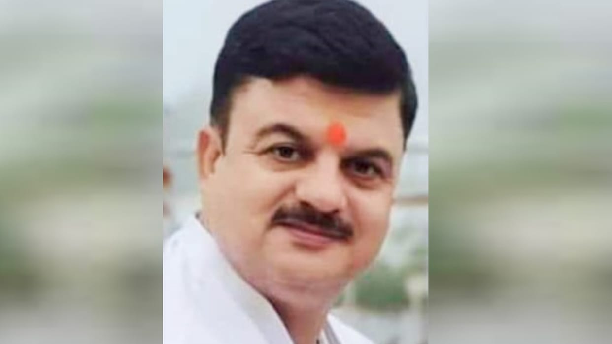Ayodhya Nikay Chunav Result: BJP's mayoral candidate Mahant Girishpati Tripathi won by 34 thousand votes