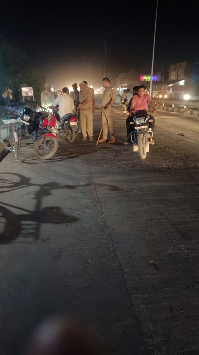 Varanasi Crime: Man scuffles with Cholapur police station in-charge on asking the reason for not wearing helme