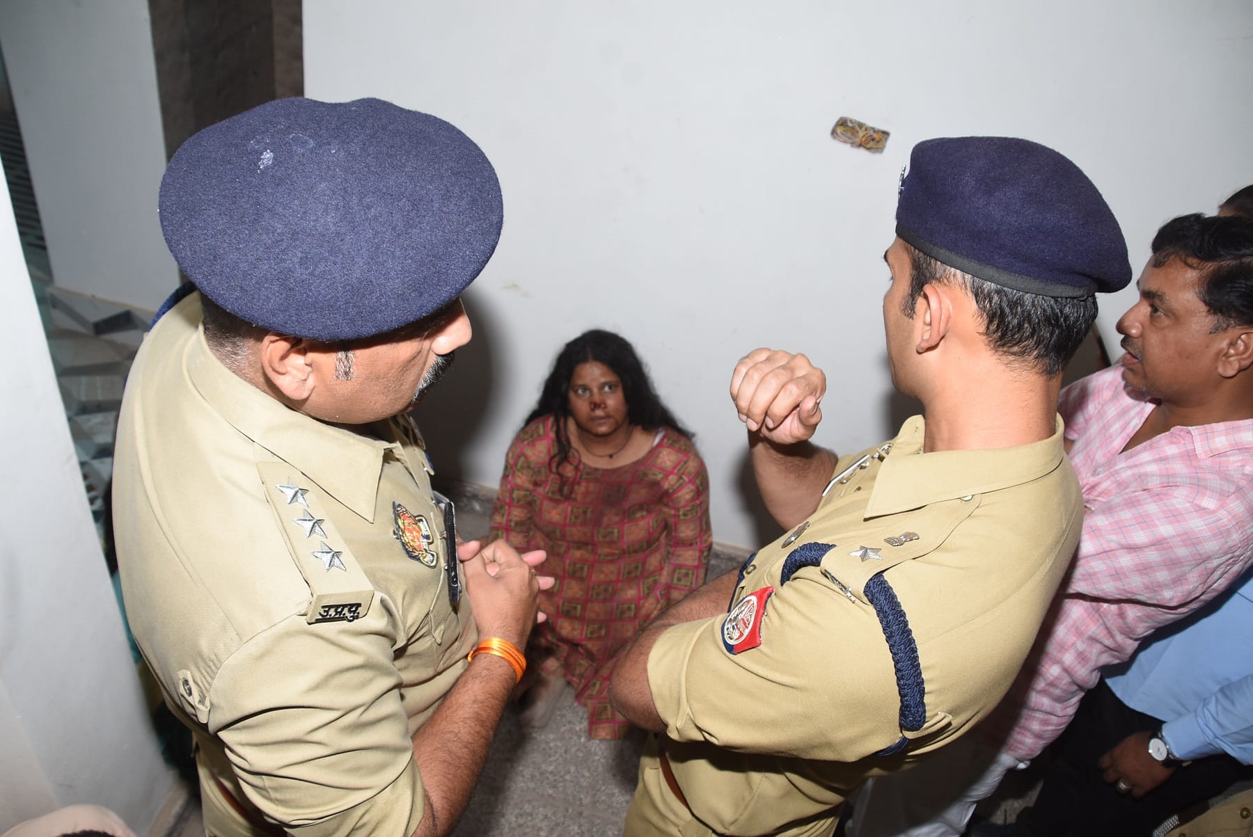 Suicide after daughters murder in Kanpur, beaten with a stick then nose was cut, children said  I am afraid of