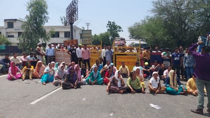 Student body found hanging from Kathua hostel, relatives allege murder, highway jammed