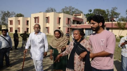 Student body found hanging from Kathua hostel, relatives allege murder, highway jammed