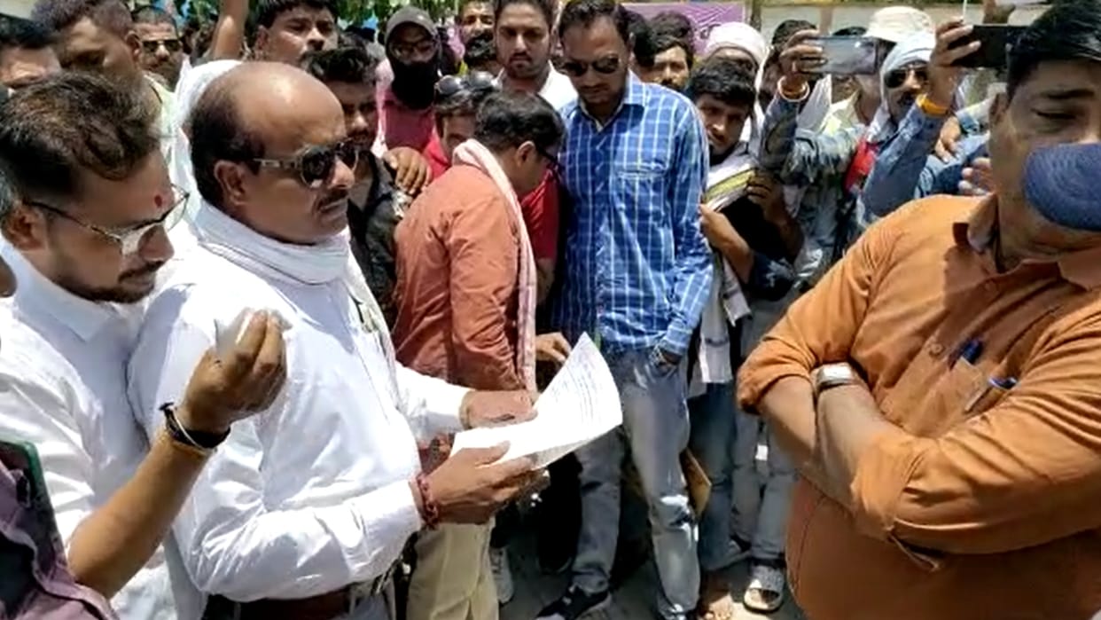 MP News: Sand Contractors In Khargone On Target Of Police After Bus Accident