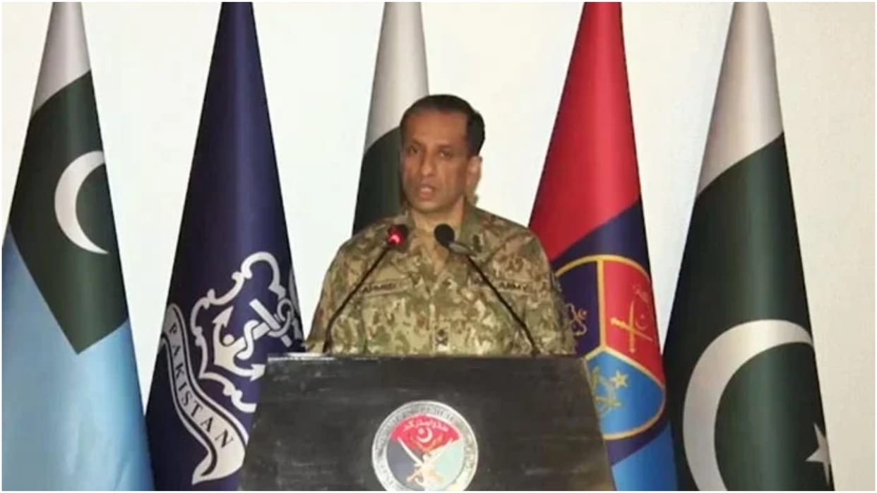 Pakistan Army dispels rumors of disunity, denies impression of imposing martial law