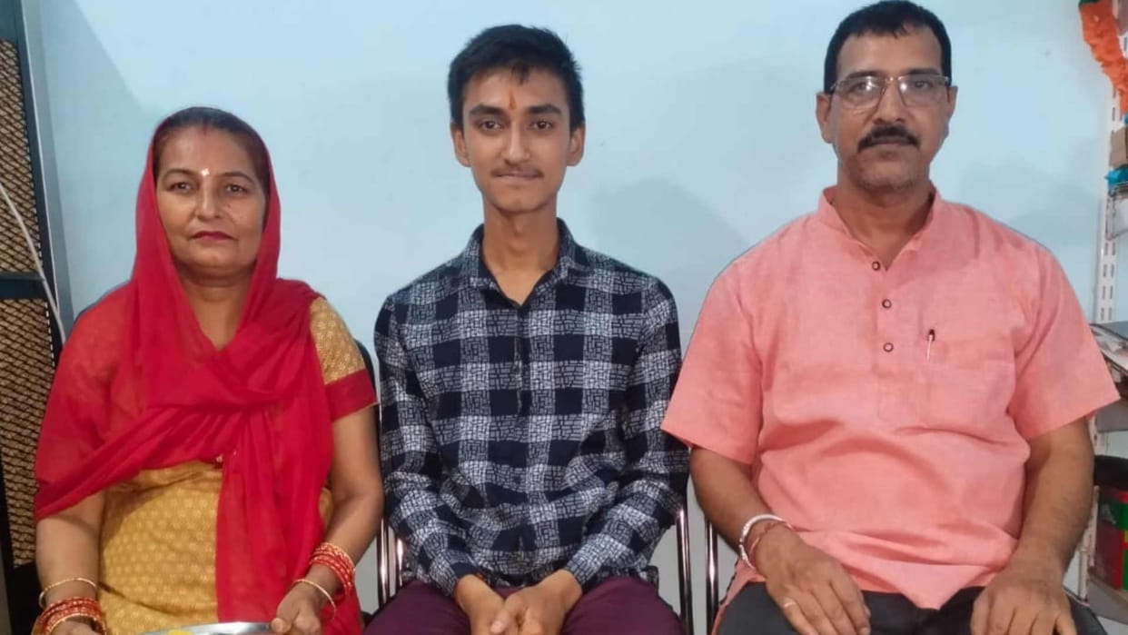 CBSE Board 10th Topper Success Story Pratik Dhiman Atal Excellent Government Inter College school Uttarakhand