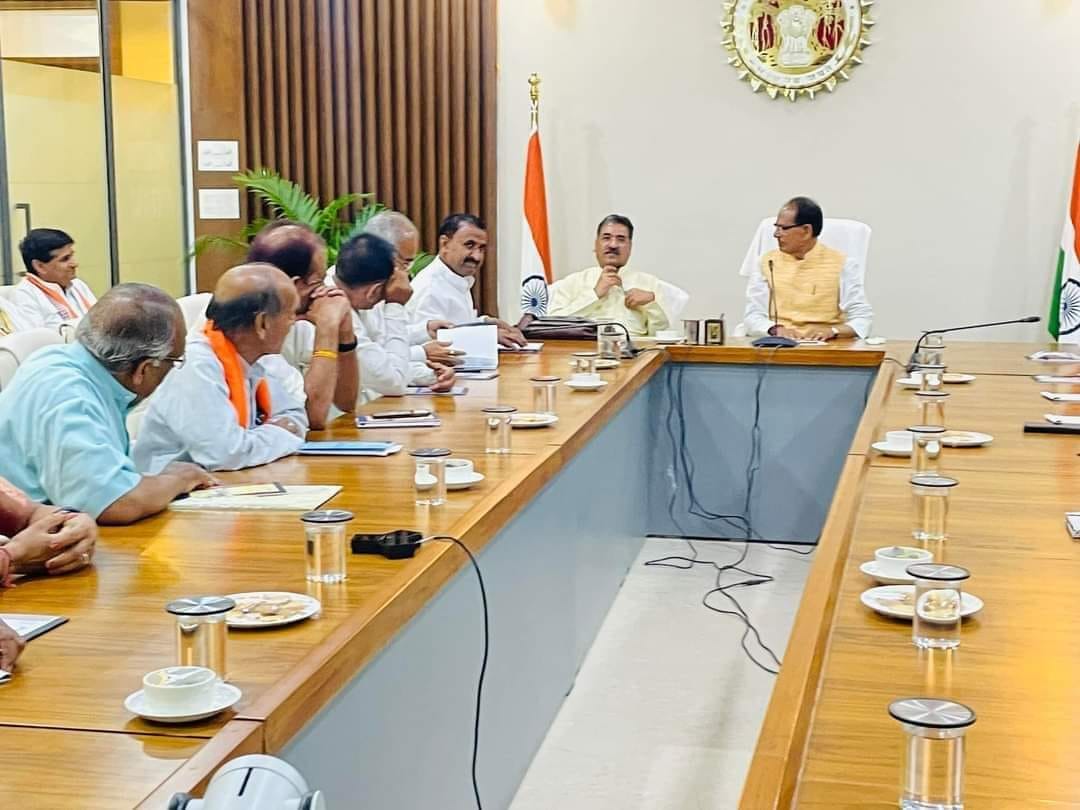 Rajgarh News: Shivraj called the CM house and discussed with the leaders of Rajgarh, asked for all five seats