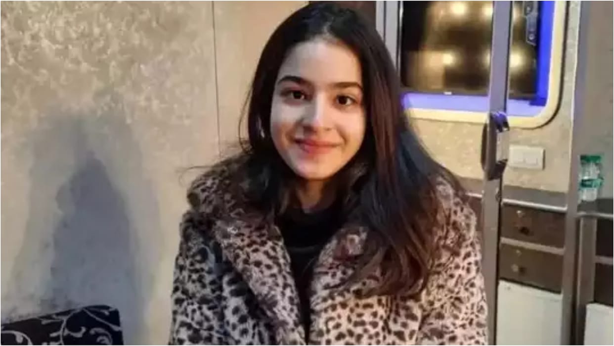 Bollywood Actress Suhani Sethi Scores 99 marks in two subjects in cbse class 12th result