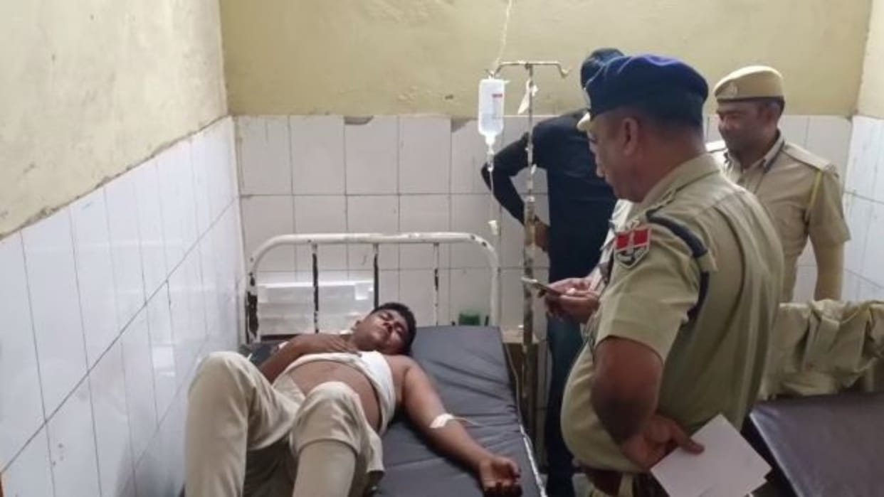 two miscreants riding a bike collided with police team in blockade two people injured In Dholpur