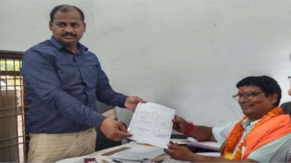 UP Nikay Chunav result Independent Sanjay Pathak won from Fatehganj East in Bareilly