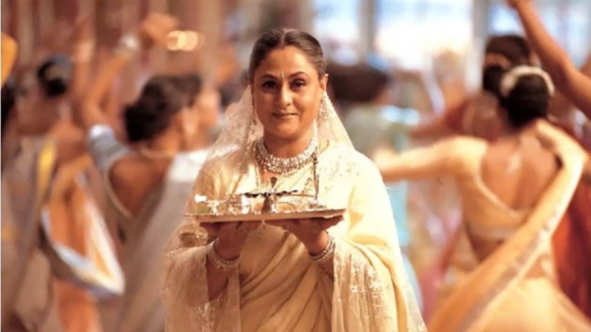 Mothers Day Special Bollywood 10 Best Movies Related To Maa Karan Arjun Rakhi Gulzar jaya Bachchan Nargis Paa