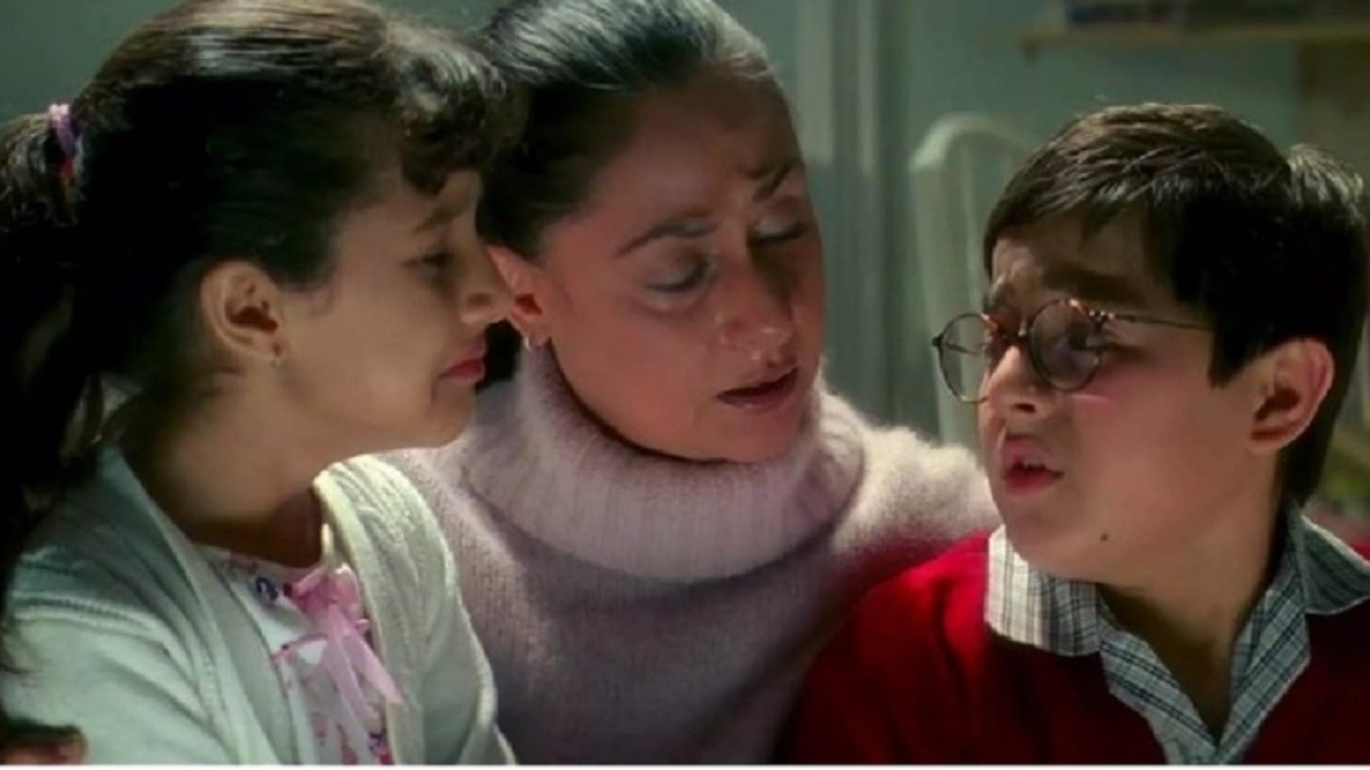 Mothers Day Special Bollywood 10 Best Movies Related To Maa Karan Arjun Rakhi Gulzar jaya Bachchan Nargis Paa