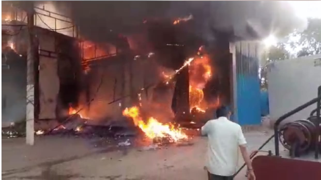 A massive fire broke out in a wine shop in Gurugram