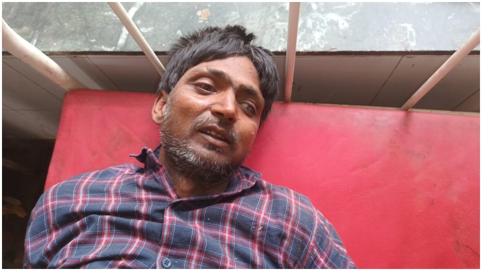 In old enmity in Dholpur a young man was kidnapped and beaten with sticks both hands and legs were broken